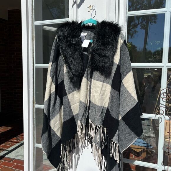 J Crew Faux-fur Plaid Cape NWT - Picture 8 of 11